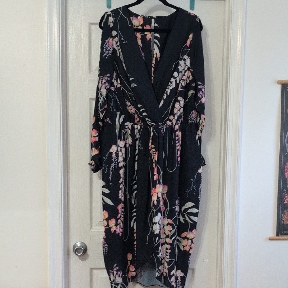 City Chic Black Floral Long Sleeve Dress